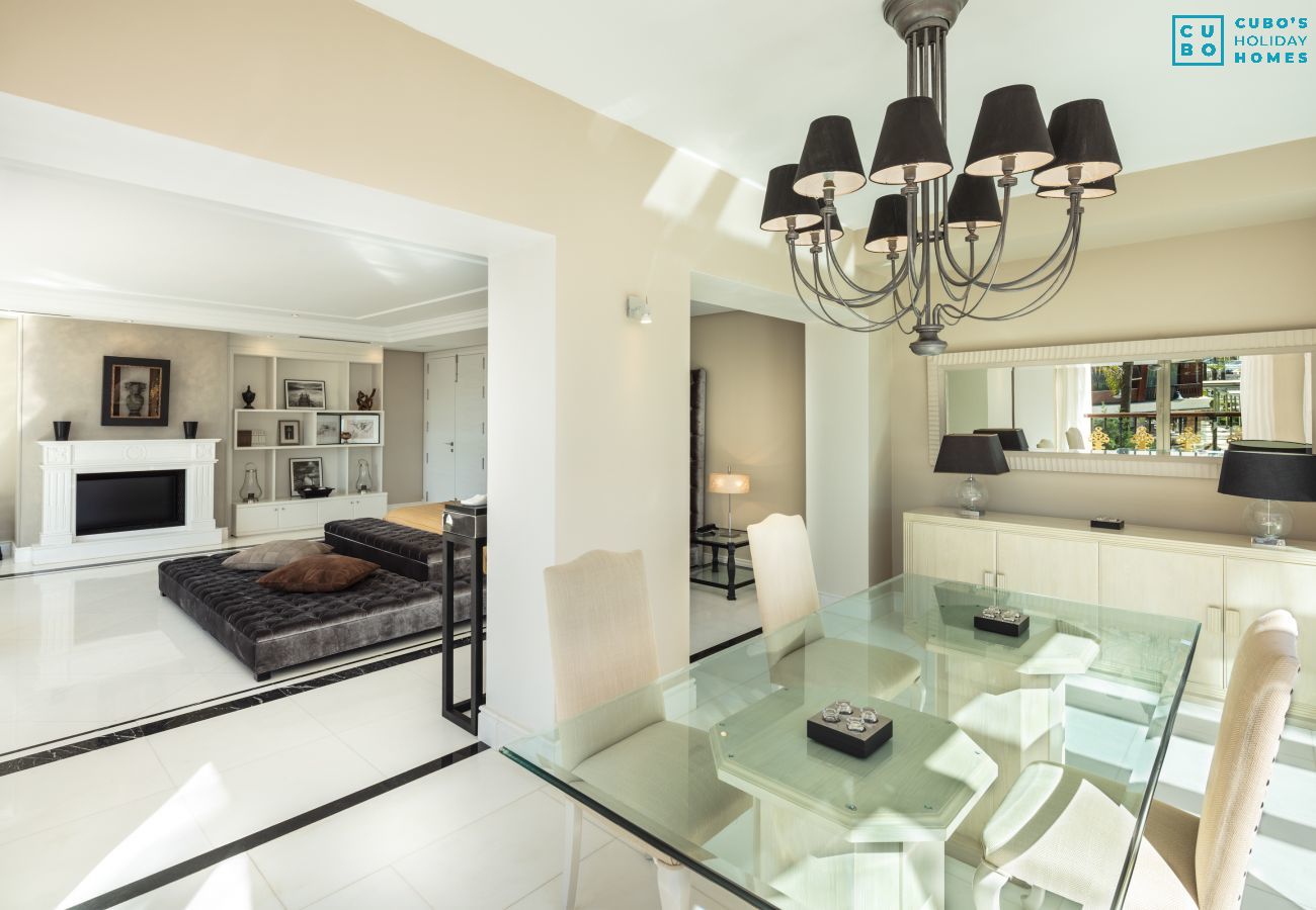 Appartement à Marbella - Cubo's Luxury Beach Front Duplex Puerto Banus