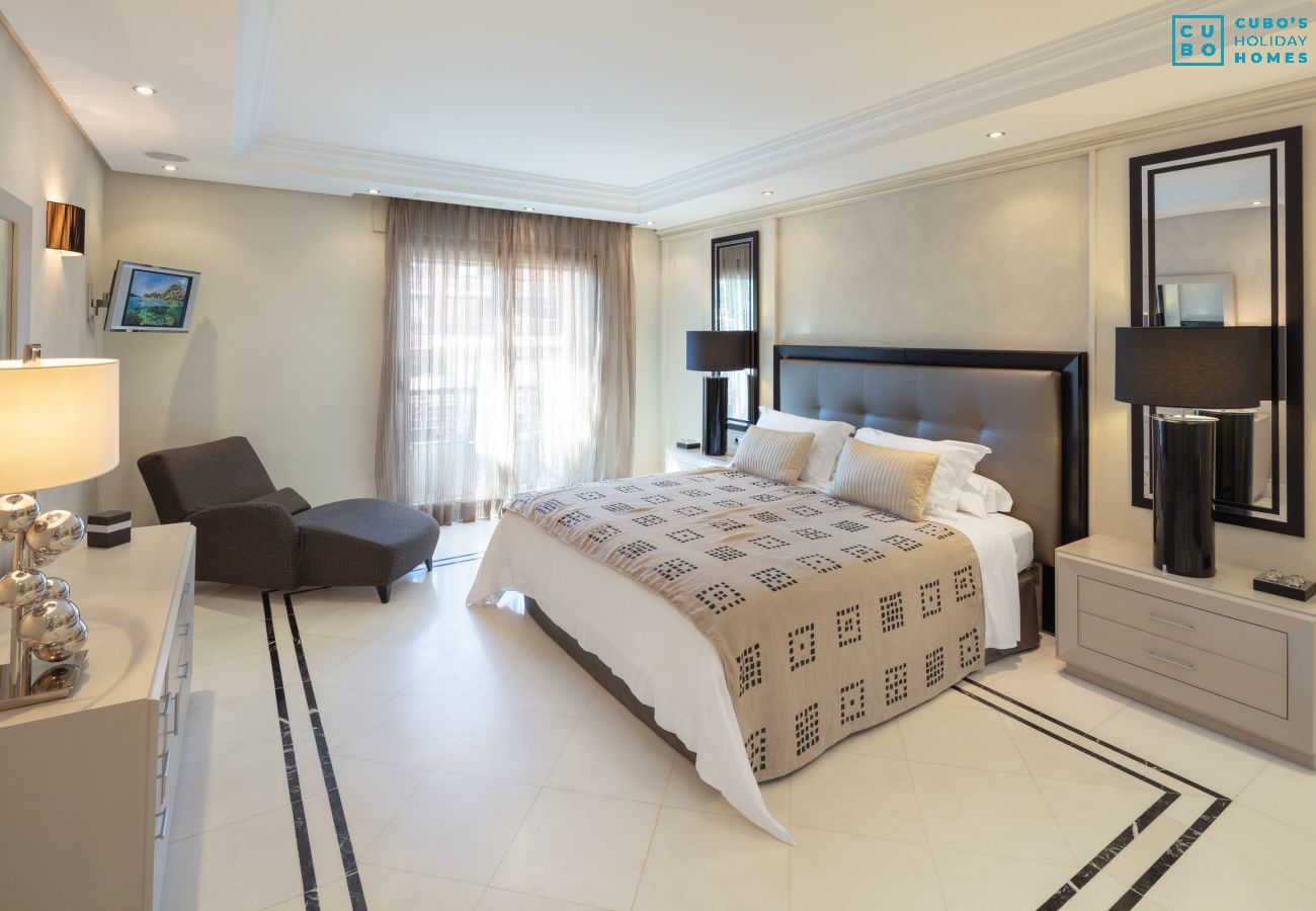 Appartement à Marbella - Cubo's Luxury Beach Front Duplex Puerto Banus