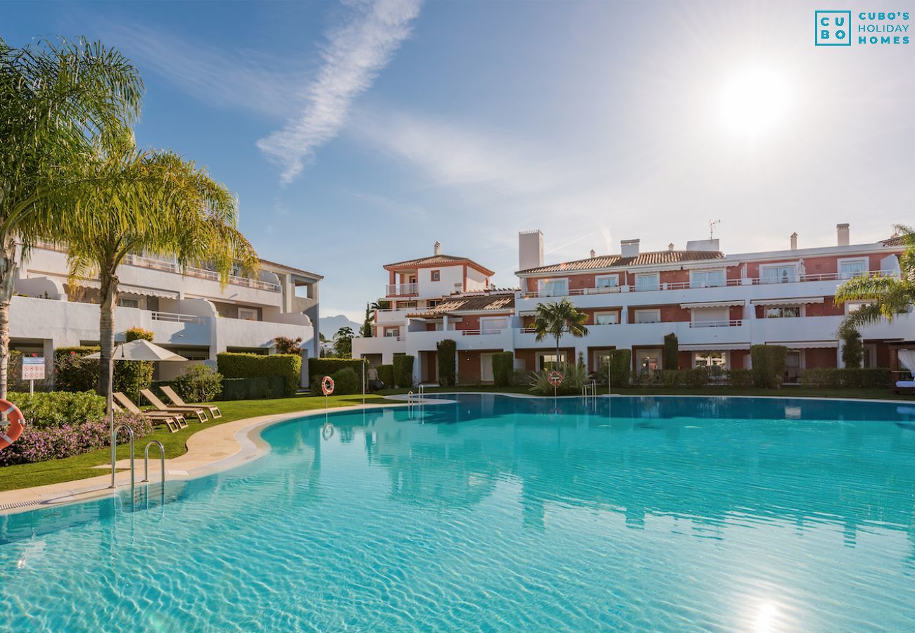 Piscine communautaire de cet appartement à Marbella