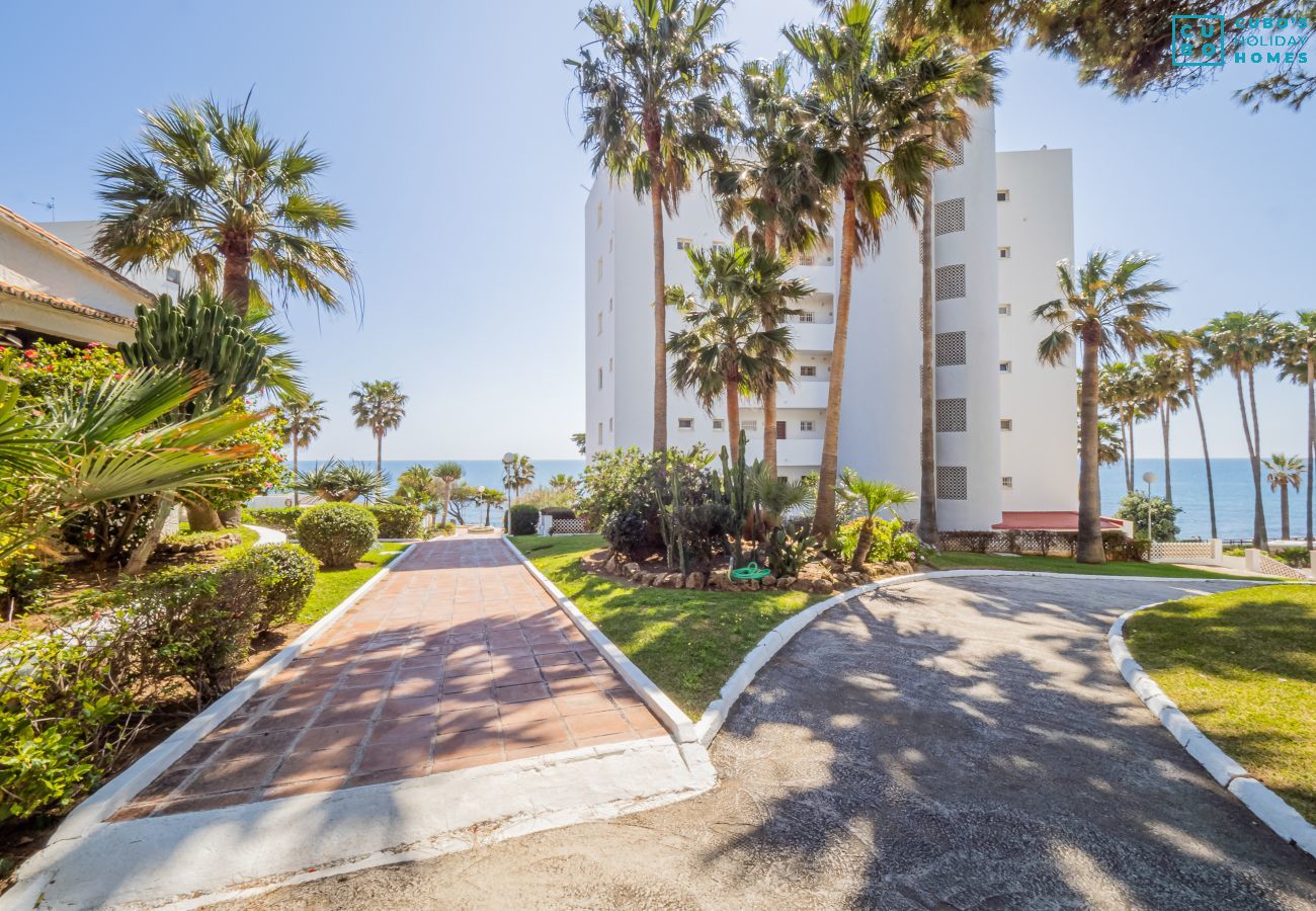 Jardin de cet appartement à Calahonda