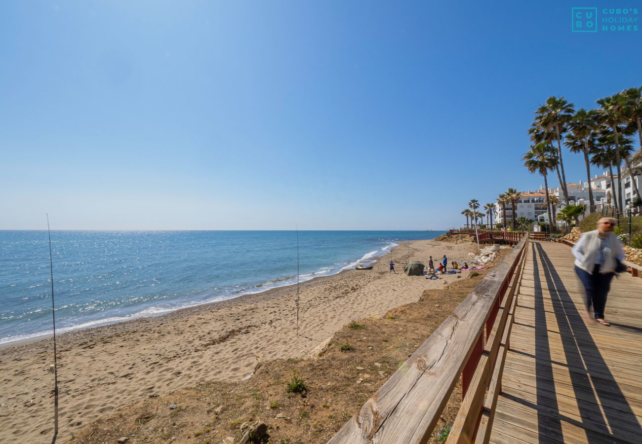 Plage près de cet appartement à Calahonda