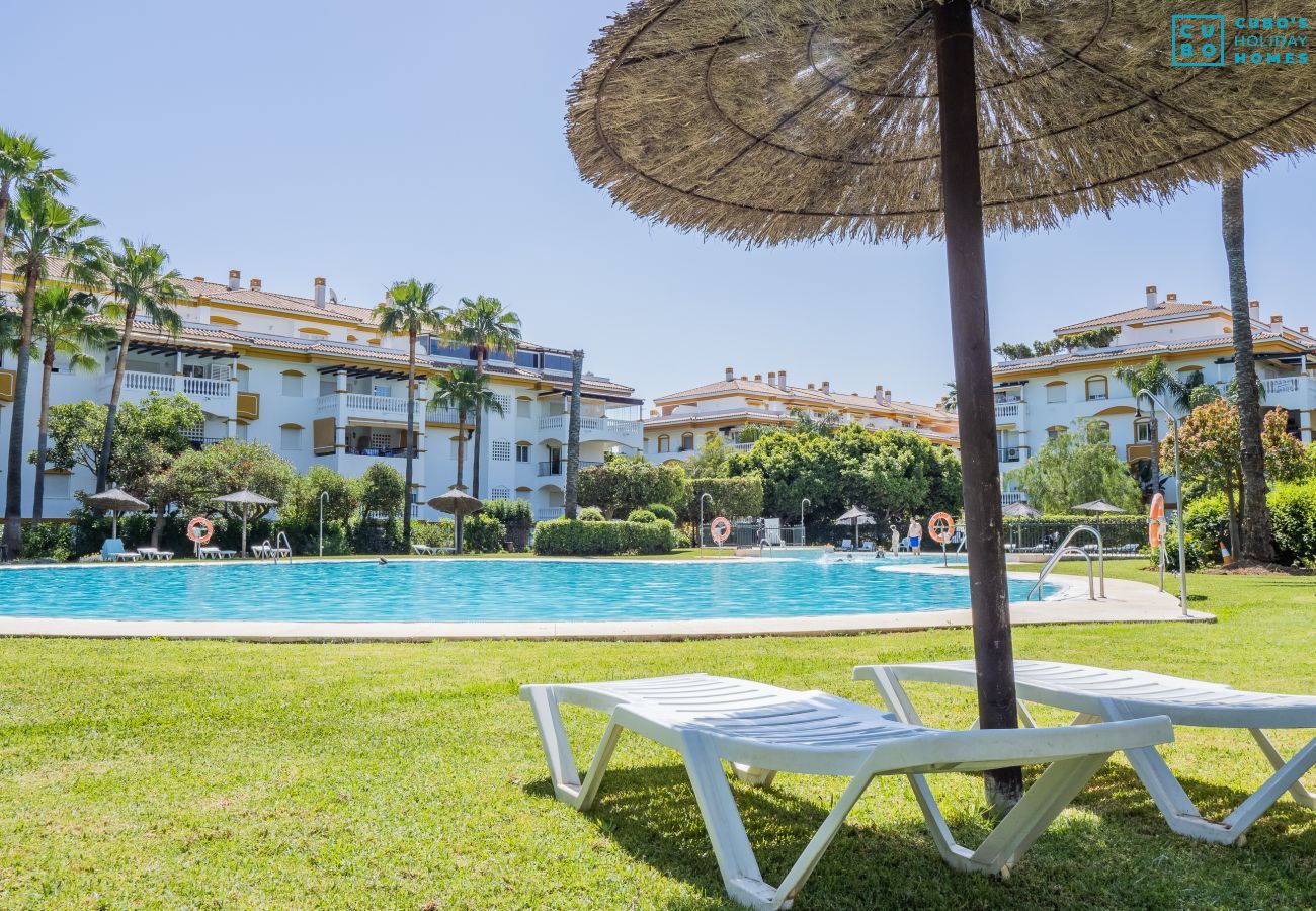 Jardin de cet appartement à Los Naranjos (Marbella)