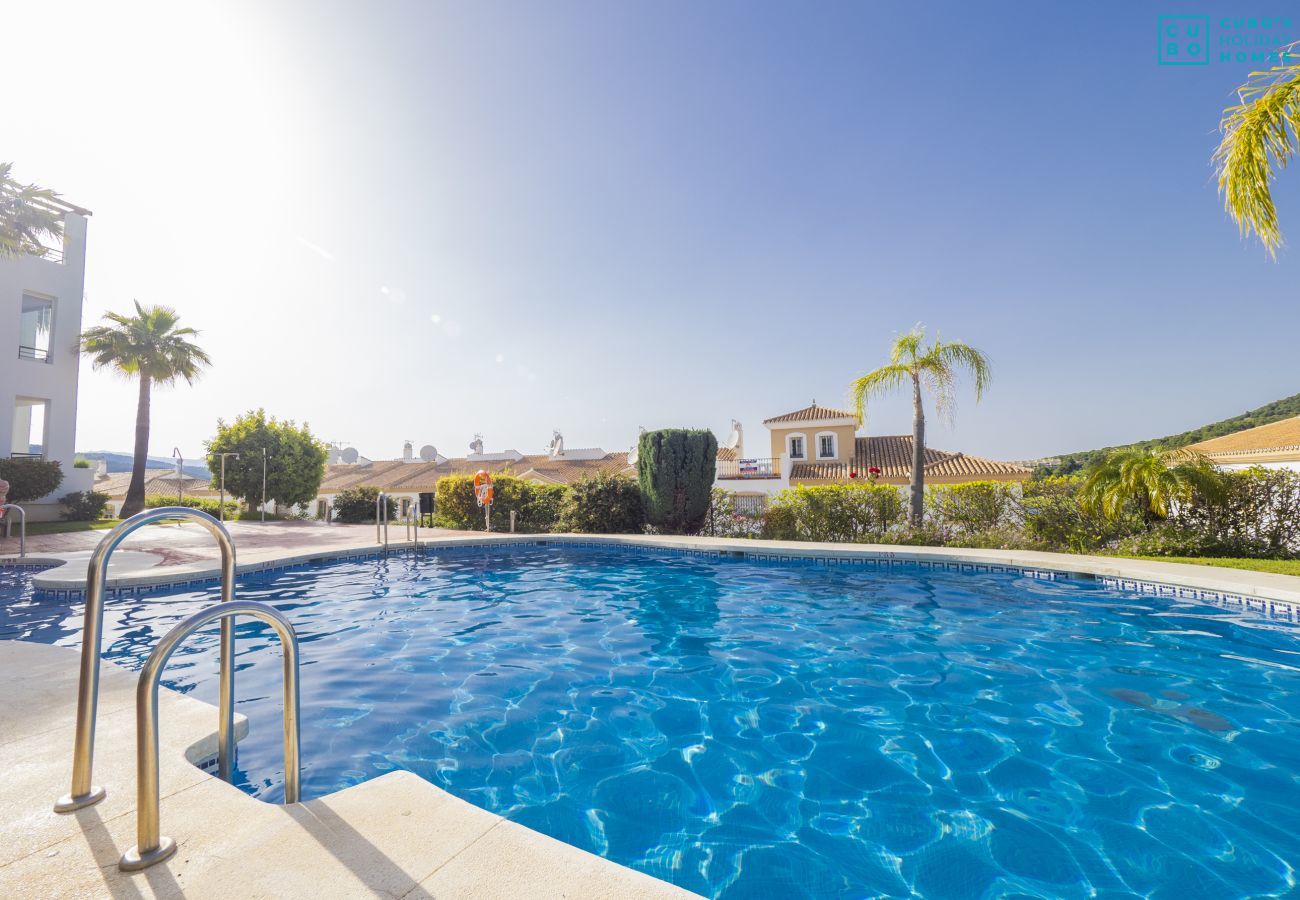 Piscine communautaire de cet appartement à Alhaurín el Grande