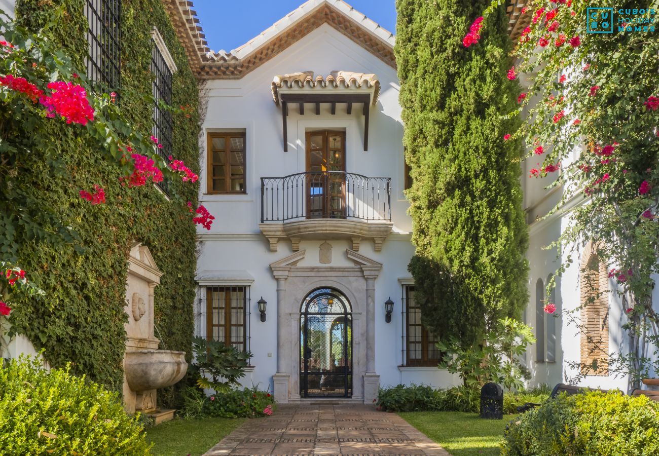 Entrée de cette villa de luxe à Malaga