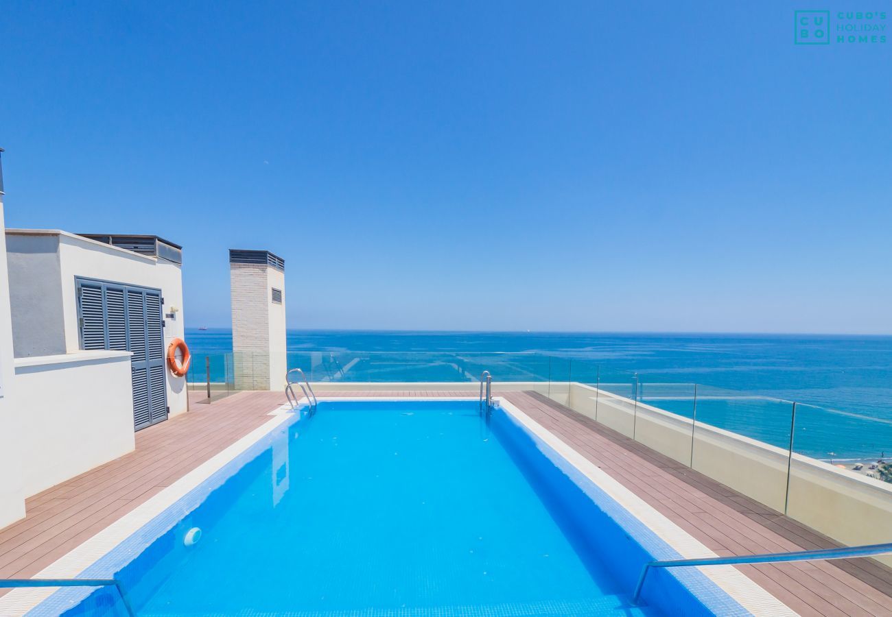 Pool on the roof of the community. Views of the beach and Malaga