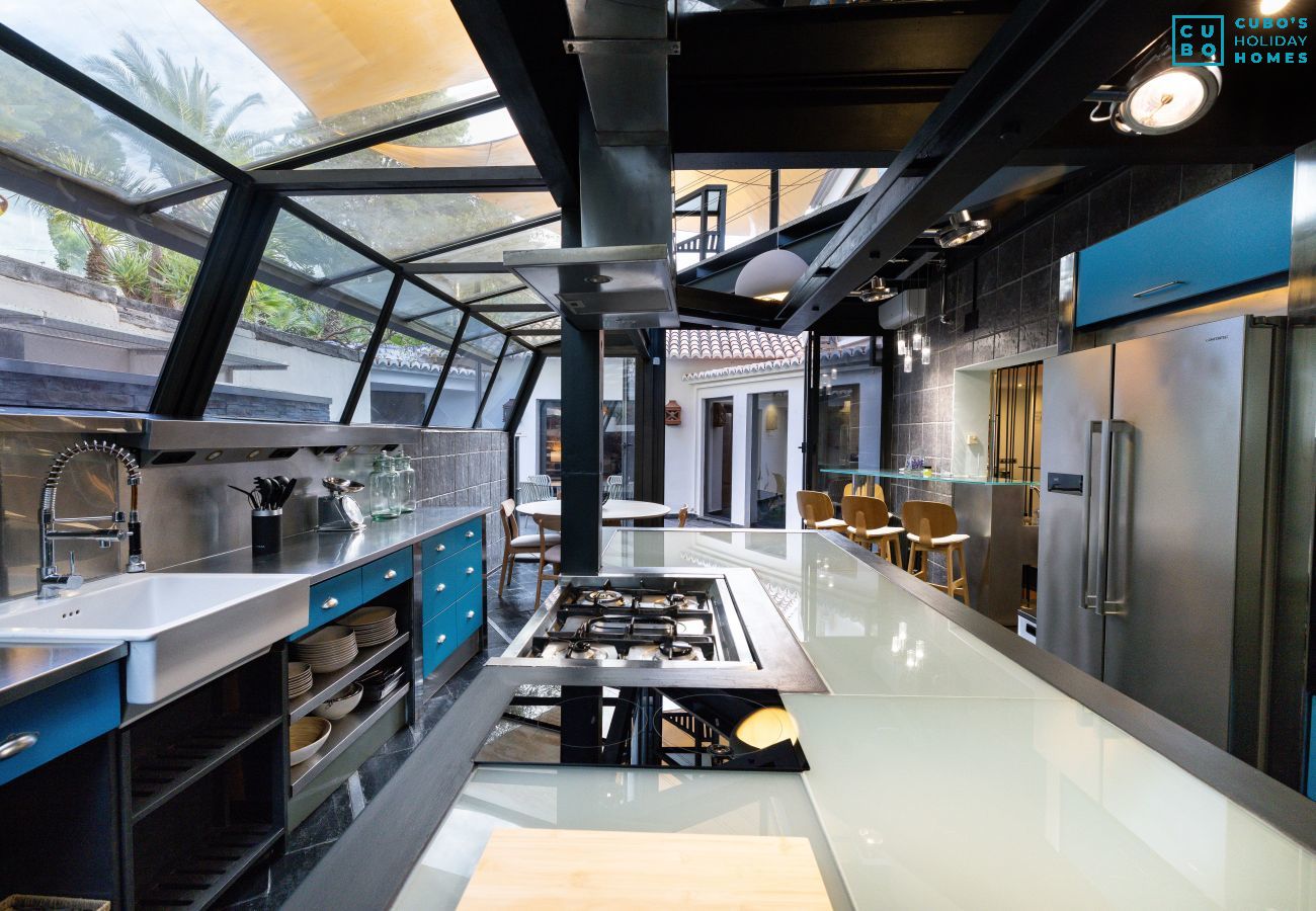 Villa à Alhaurín el Grande - Cubo's Villa Le Corbusier