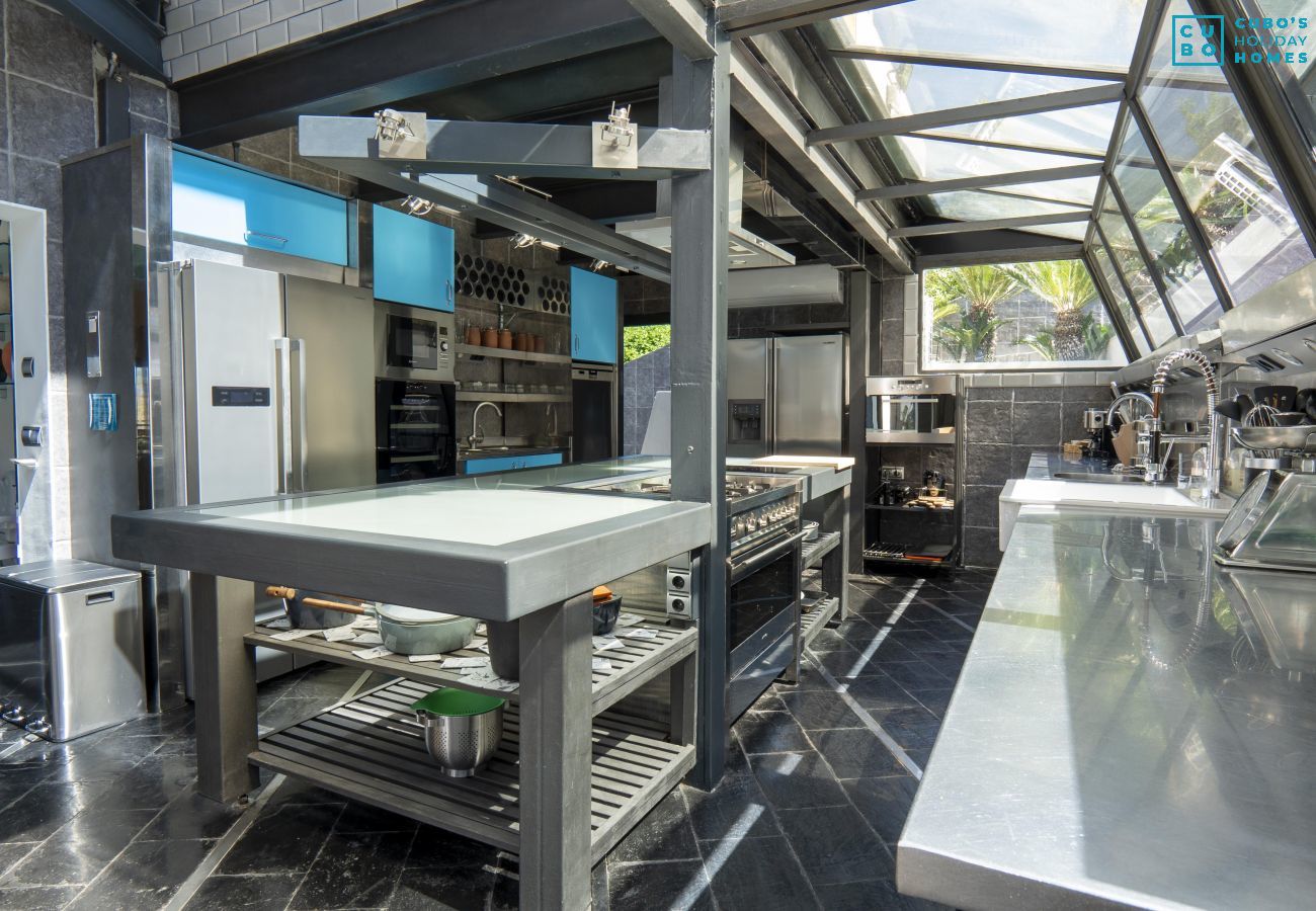 Villa à Alhaurín el Grande - Cubo's Villa Le Corbusier