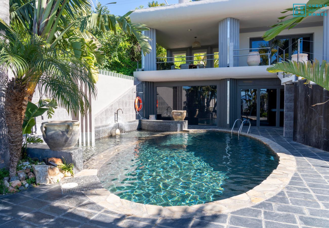 Villa à Alhaurín el Grande - Cubo's Villa Le Corbusier