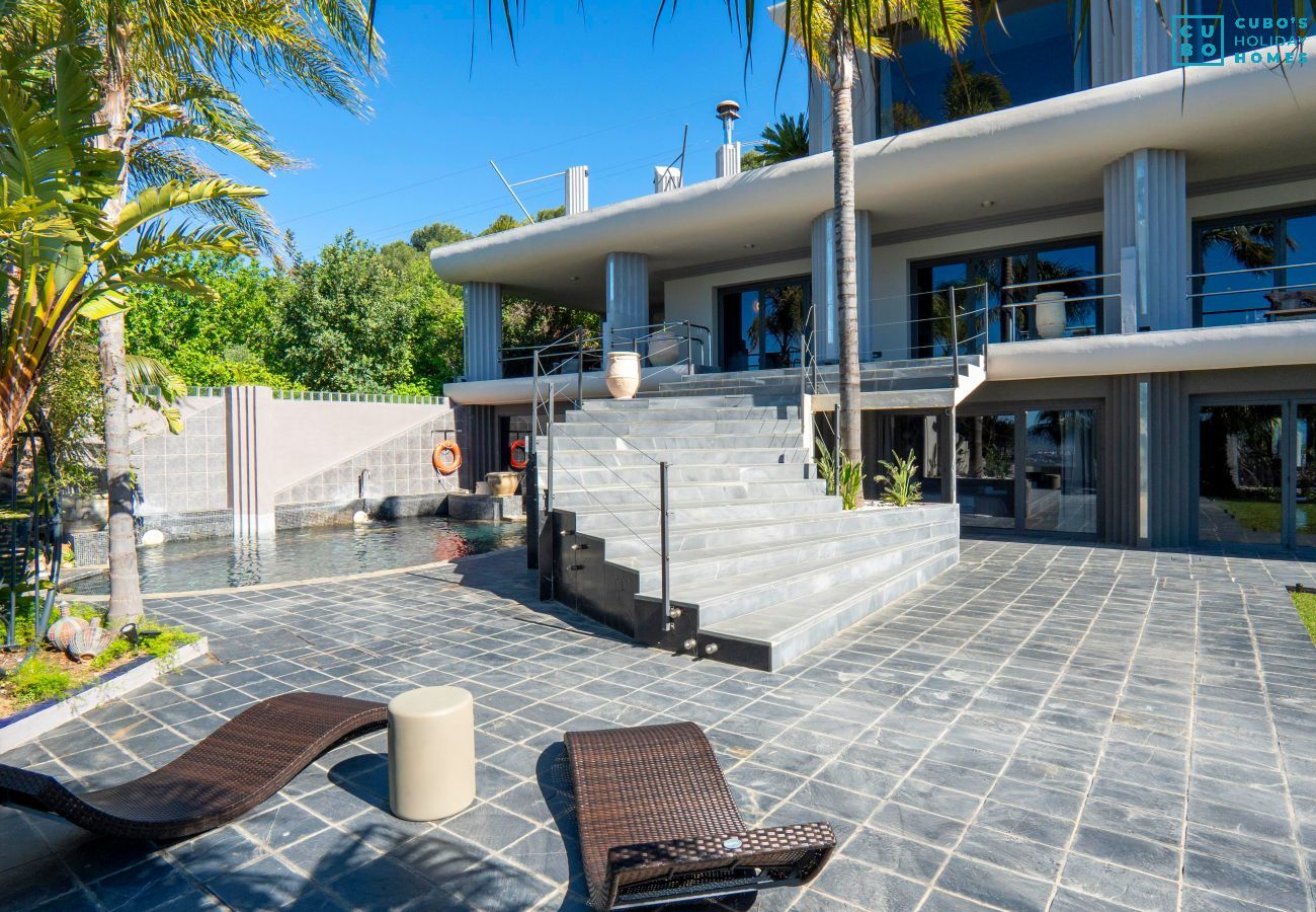 Villa à Alhaurín el Grande - Cubo's Villa Le Corbusier