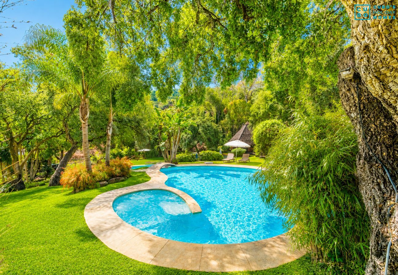 Maison rurale avec piscine et lac à Coín