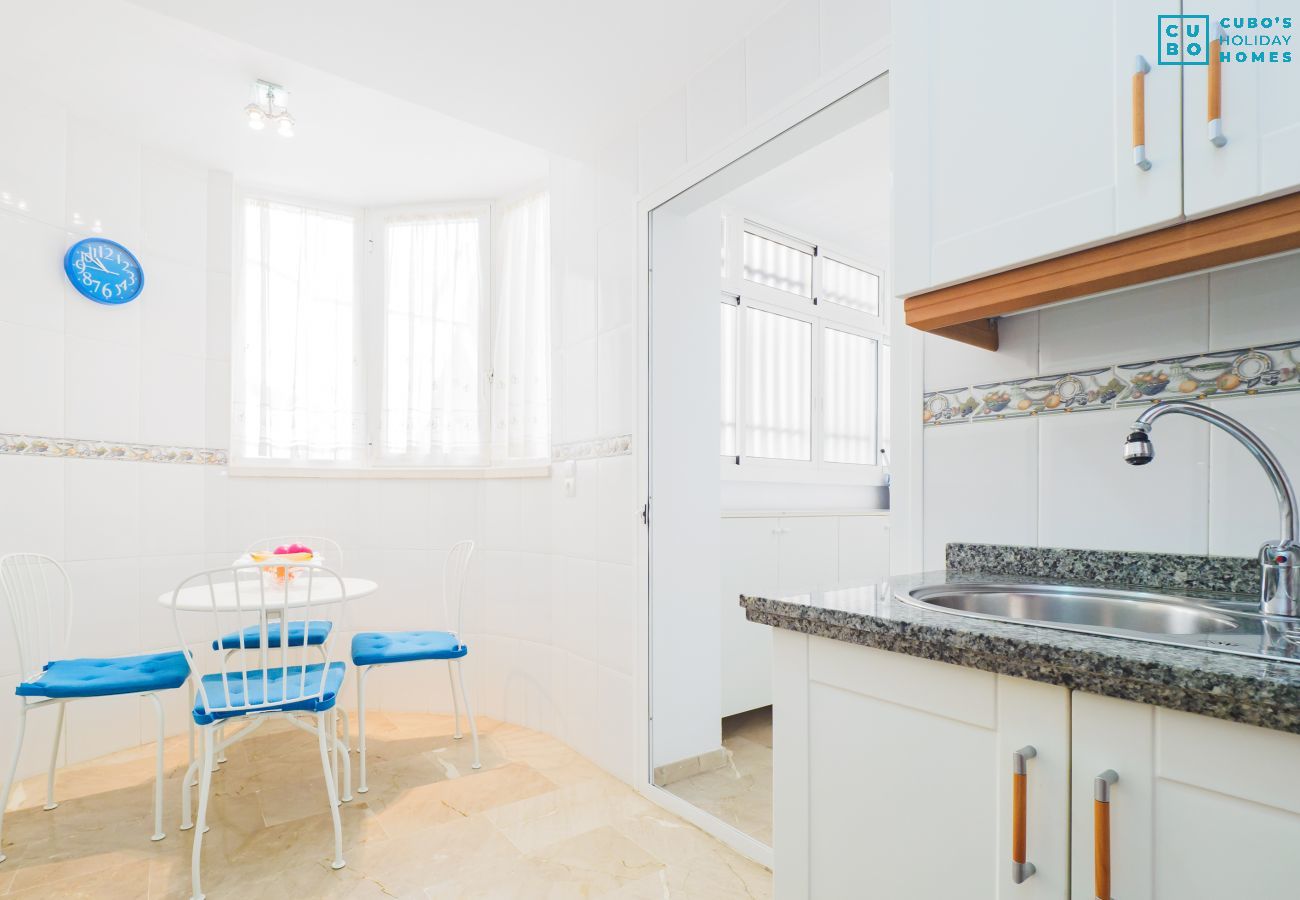 Appartement à Torremolinos - Cubo's Urban Brigitte Torremolinos & Parking