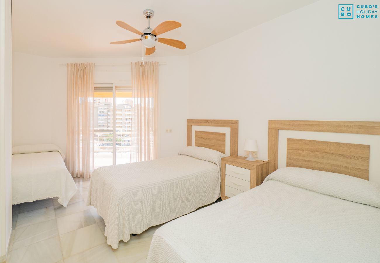 Appartement à Fuengirola - Cubo's Beach Side Flat & Free Parking