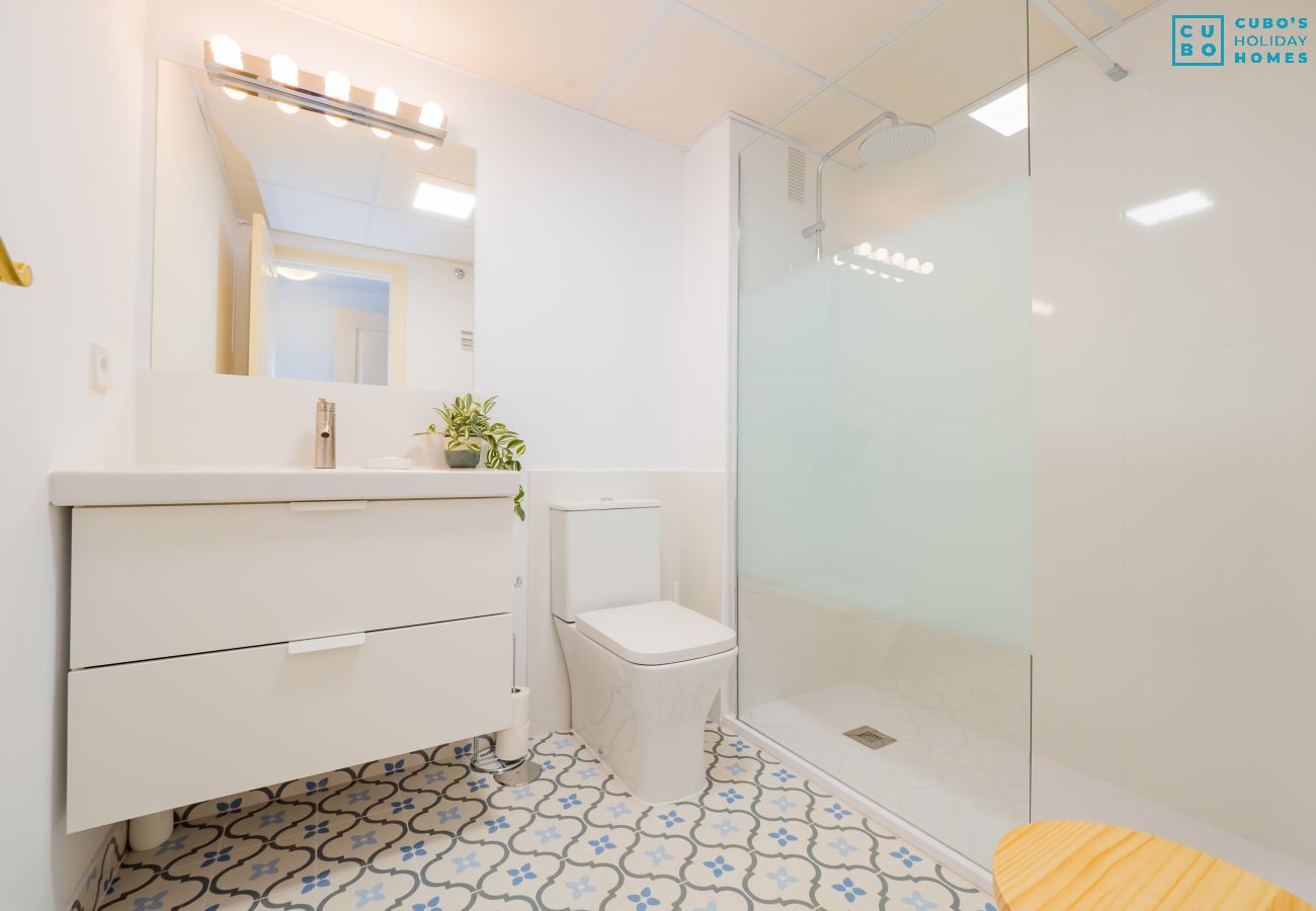 Appartement à Fuengirola - Cubo's Whiterock Diamond & Free Parking