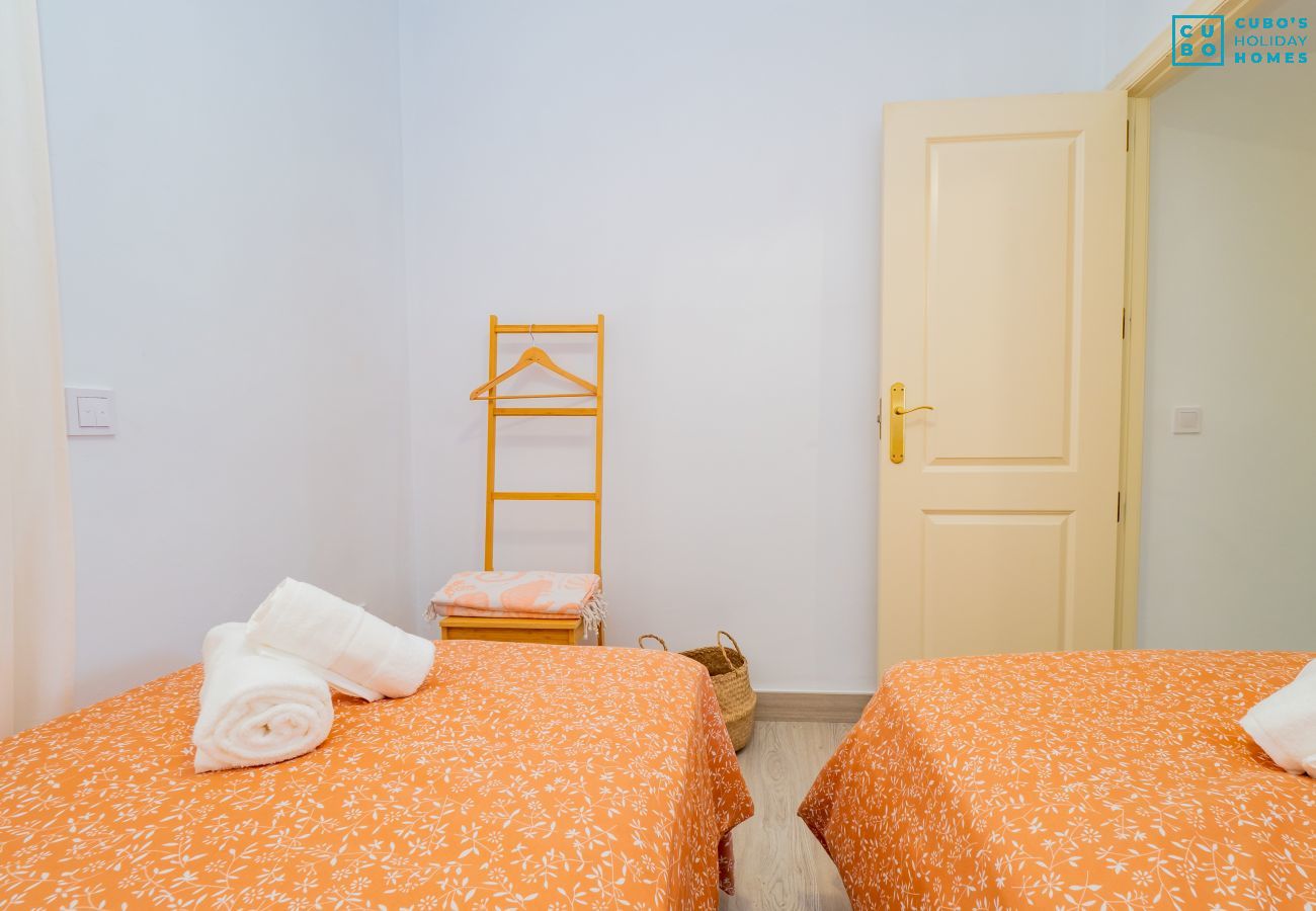Appartement à Fuengirola - Cubo's Whiterock Diamond & Free Parking