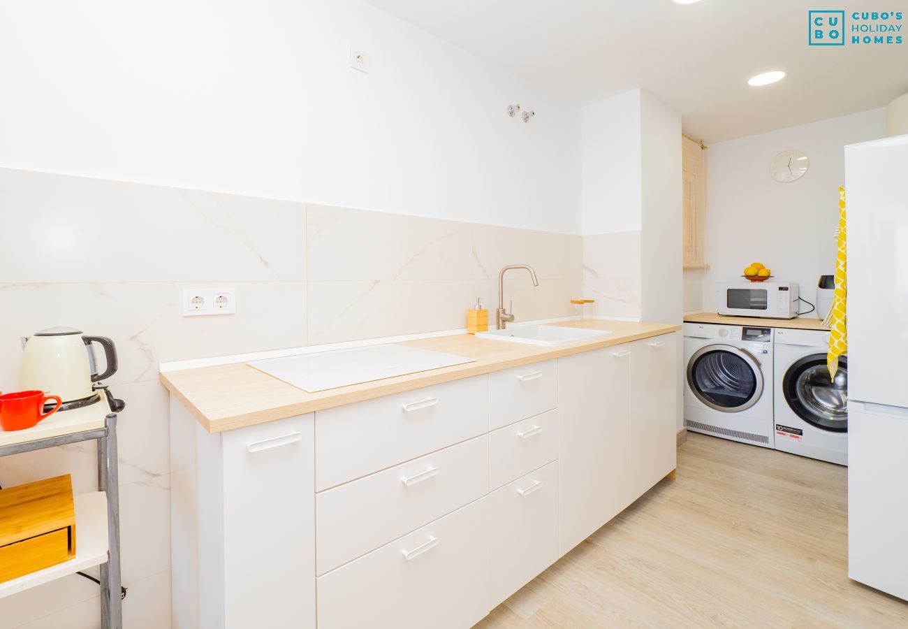 Appartement à Fuengirola - Cubo's Whiterock Diamond & Free Parking