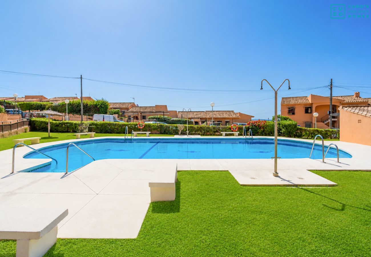 Appartement à Mijas Costa - Cubo's El Faro Beach Apartment with Pool