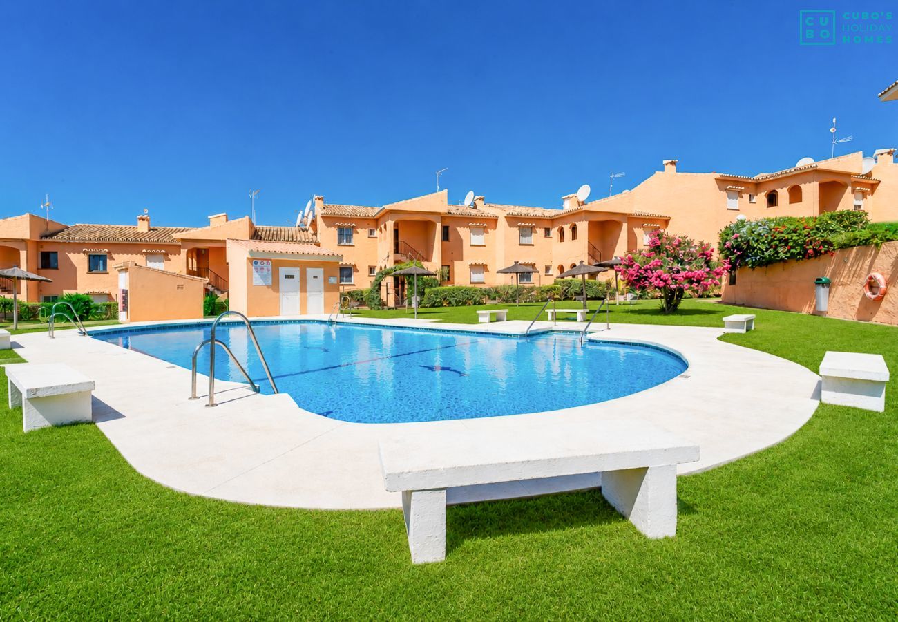 Appartement à Mijas Costa - Cubo's El Faro Beach Apartment with Pool