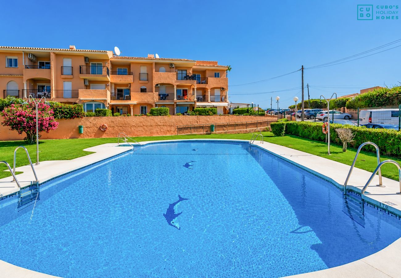 Appartement à Mijas Costa - Cubo's El Faro Beach Apartment with Pool