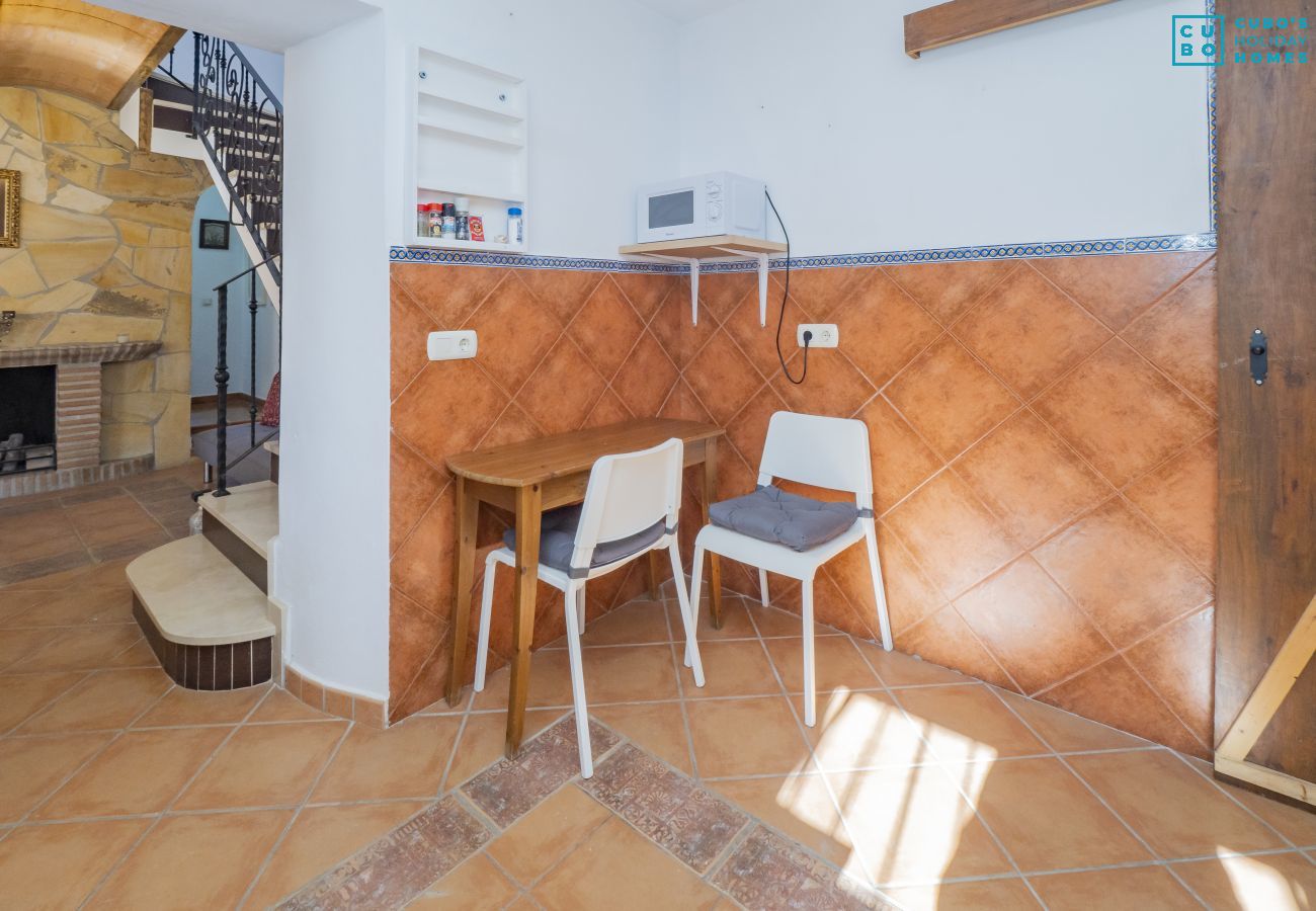 Gîte Rural à Alhaurín el Grande - Cubo's Casa La Bravo BBQ Roof Terrace
