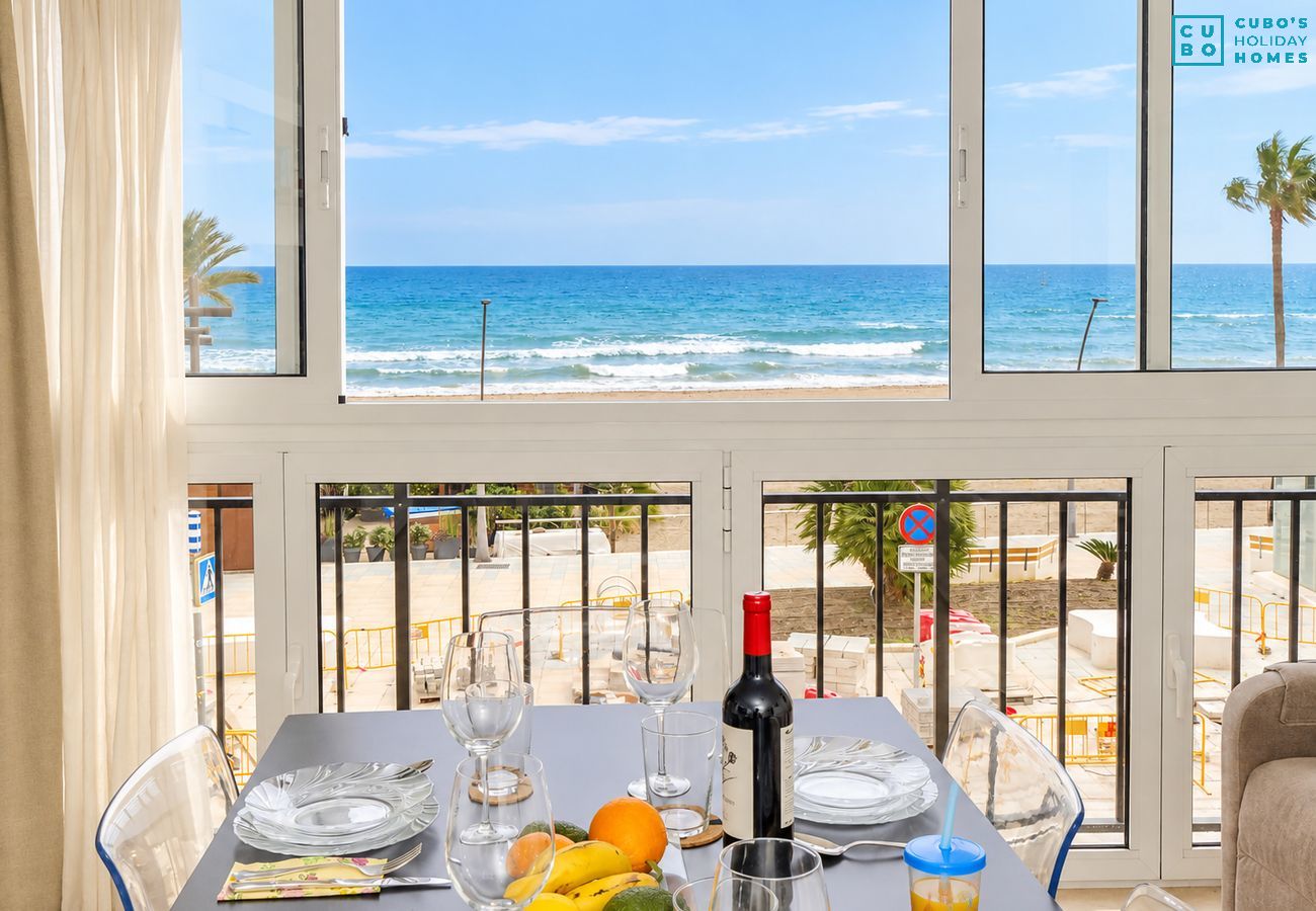 Appartement à Estepona - Cubo's Estepona Oceanview Apartment & Free Parking