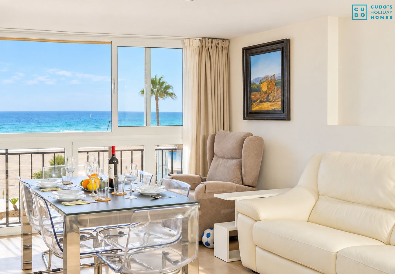Appartement à Estepona - Cubo's Estepona Oceanview Apartment & Free Parking