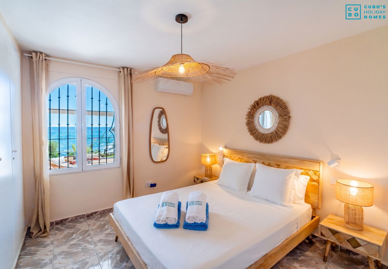 Villa à Mijas Costa - Cubo's Beachfront Villa Khayyam