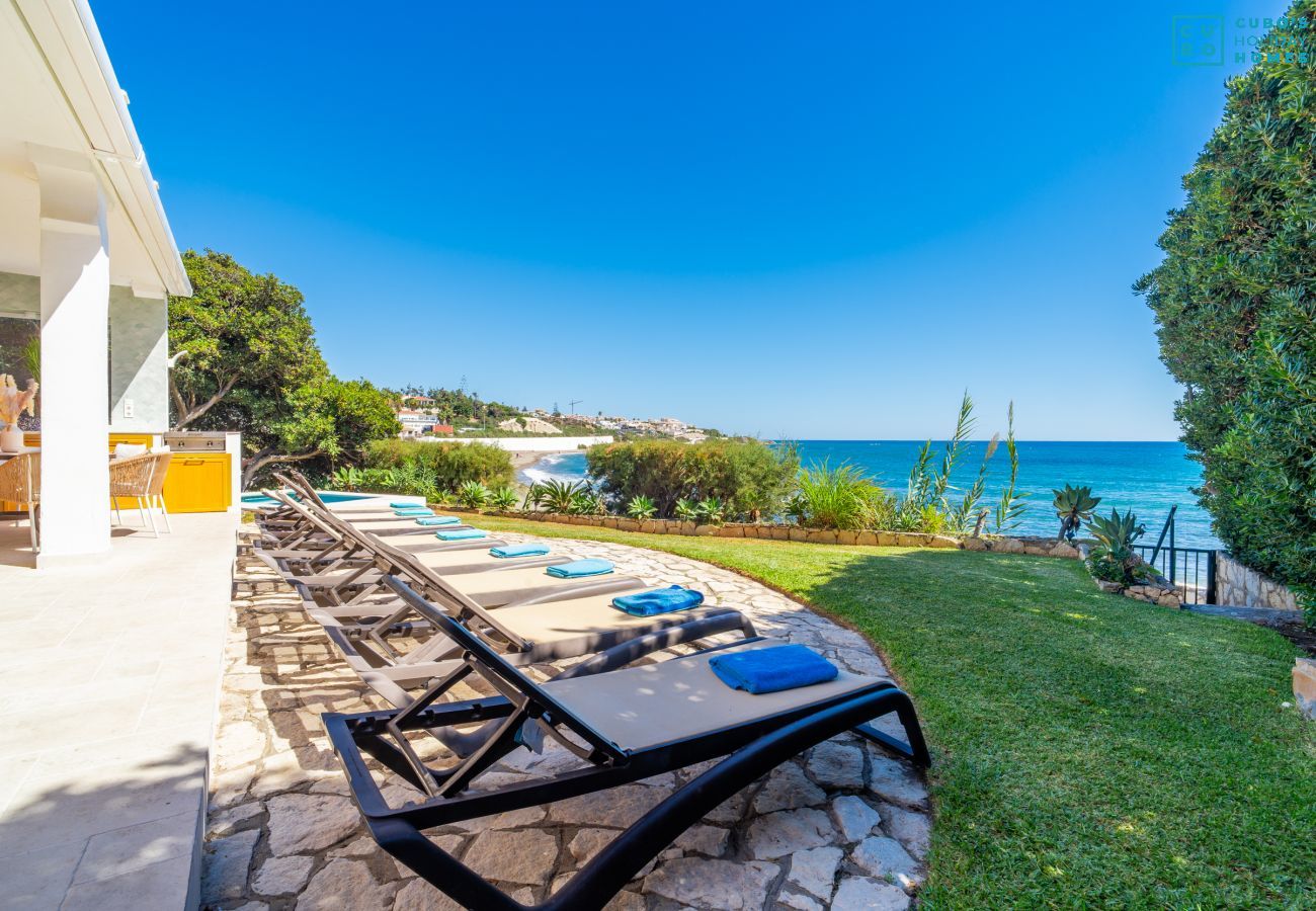 Villa à Mijas Costa - Cubo's Beachfront Villa Khayyam