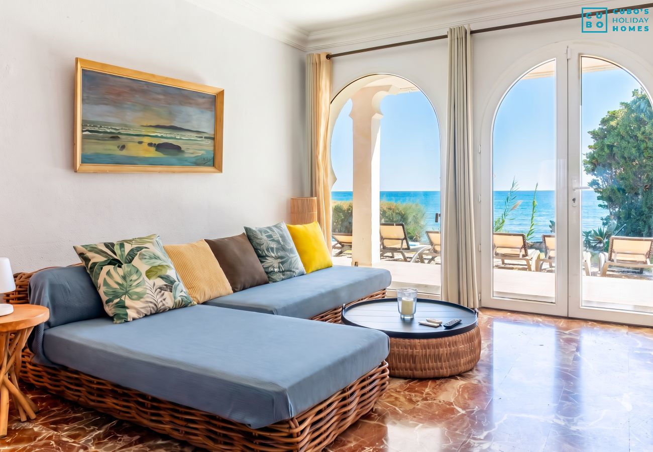 Villa à Mijas Costa - Cubo's Beachfront Villa Khayyam