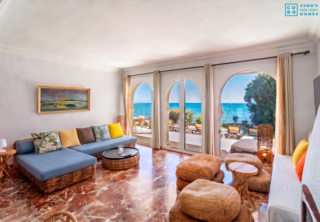Villa à Mijas Costa - Cubo's Beachfront Villa Khayyam