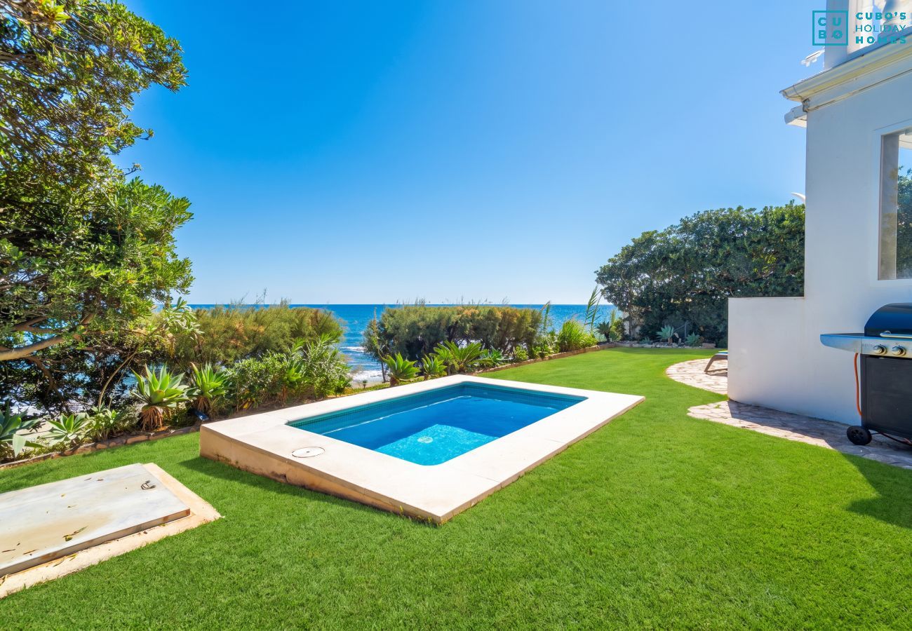 Villa à Mijas Costa - Cubo's Beachfront Villa Khayyam