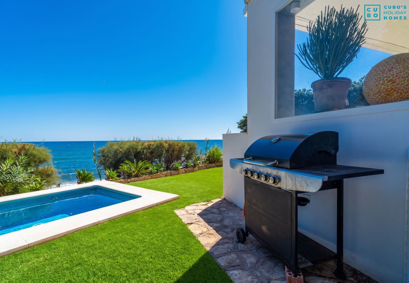 Villa à Mijas Costa - Cubo's Beachfront Villa Khayyam