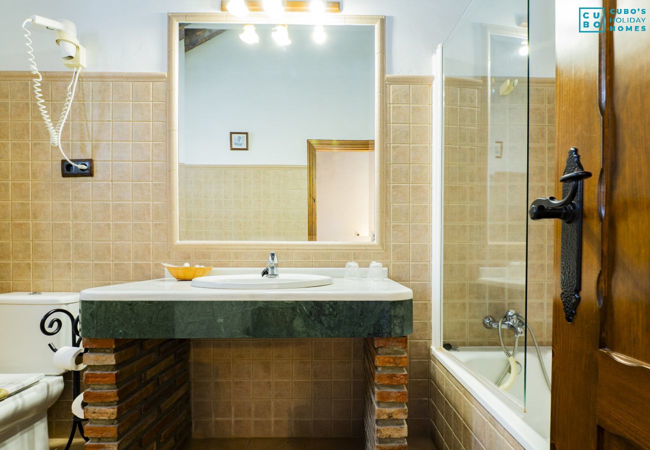 Chambres d'hôtes à Casarabonela - Cubo's Hotel Cortijo San Antonio 105 (Yerbabuena)
