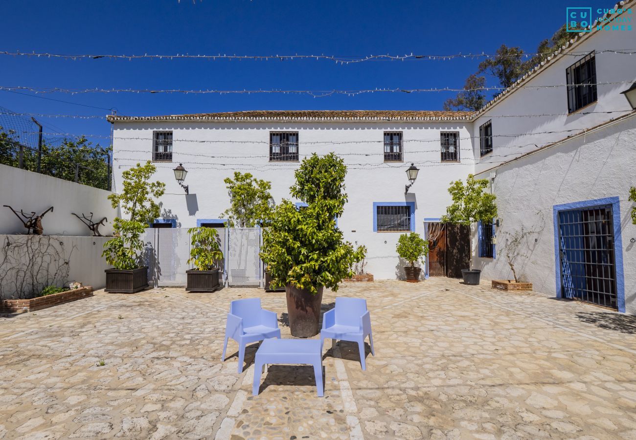 Chambres d'hôtes à Casarabonela - Cubo's Hotel Cortijo San Antonio 105 (Yerbabuena)