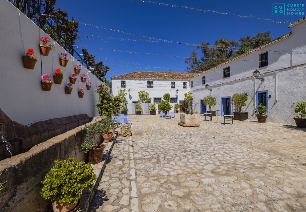 Chambres d'hôtes à Casarabonela - Cubo's Hotel Cortijo San Antonio 105 (Yerbabuena)