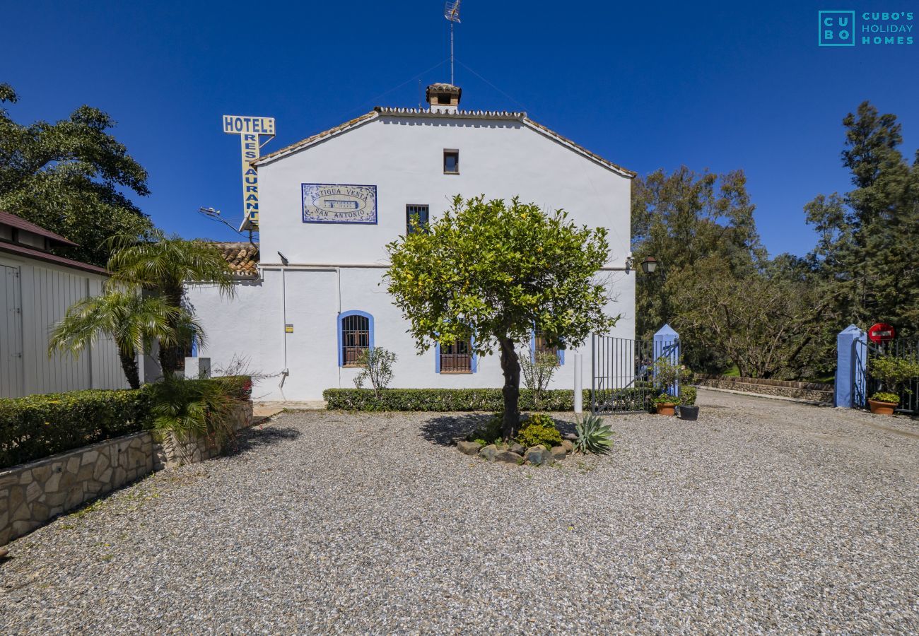 Chambres d'hôtes à Casarabonela - Cubo's Hotel Cortijo San Antonio 105 (Yerbabuena)