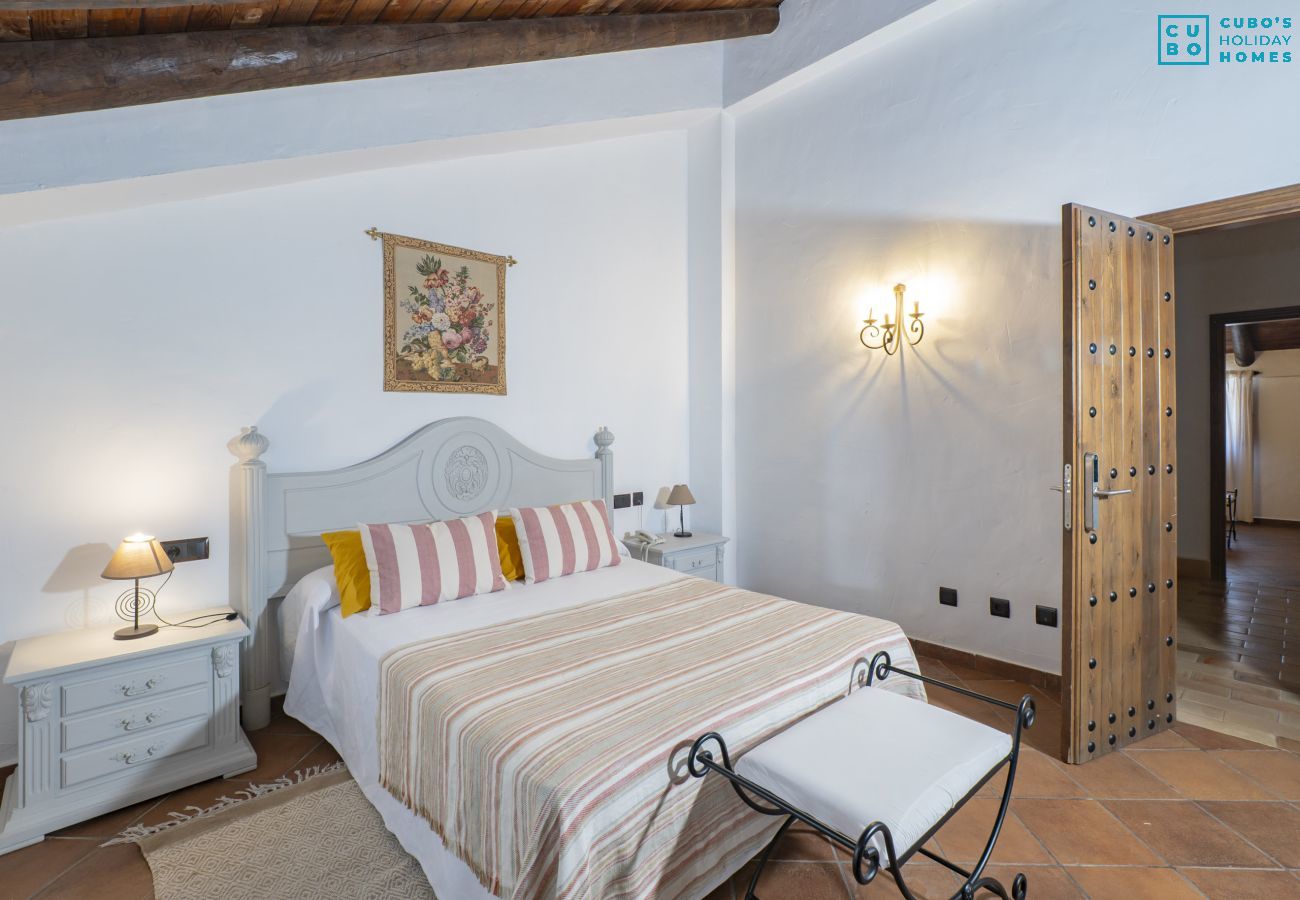 Chambres d'hôtes à Casarabonela - Cubo's Hotel Cortijo San Antonio 105 (Yerbabuena)