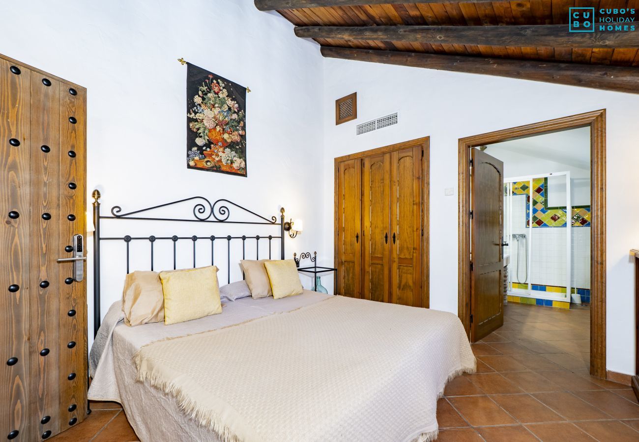 Chambres d'hôtes à Casarabonela - Cubo's Hotel Cortijo San Antonio 105 (Yerbabuena)