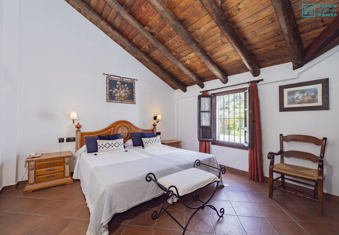 Chambres d'hôtes à Casarabonela - Cubo's Hotel Cortijo San Antonio 105 (Yerbabuena)
