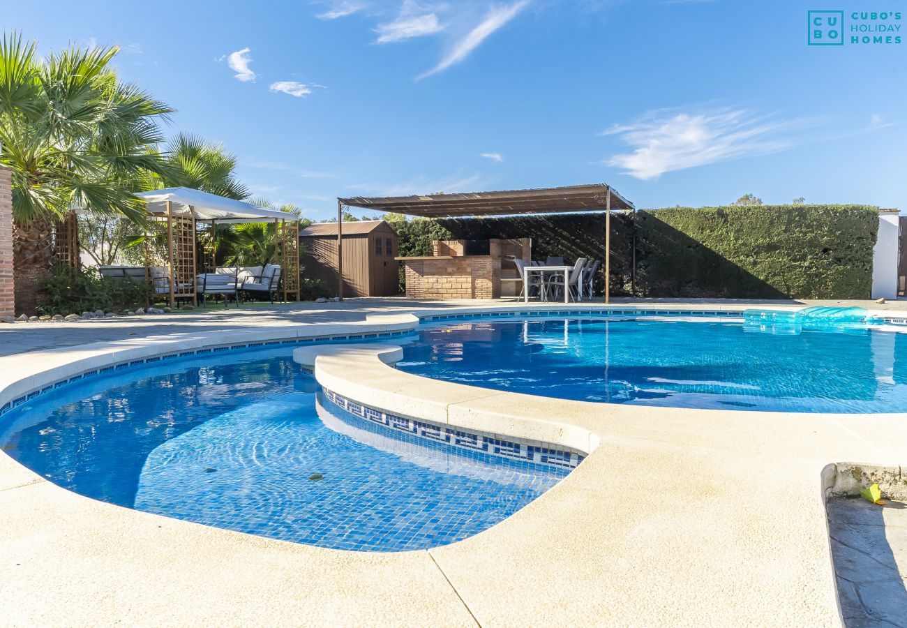 Maison de campagne pour réunions de famille avec piscine privée