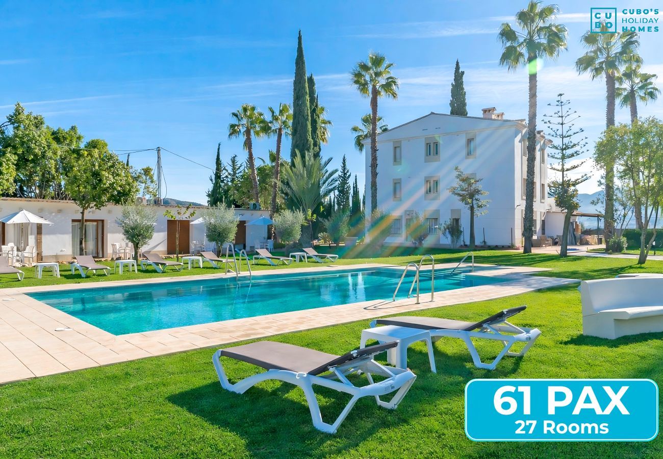 Complexe rural avec piscine et petit-déjeuner inclus à Alhaurín el Grande