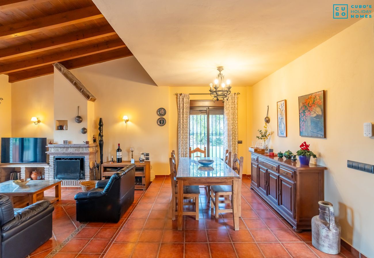 Gîte Rural à Coín - Cubo's Salvadora Rural House