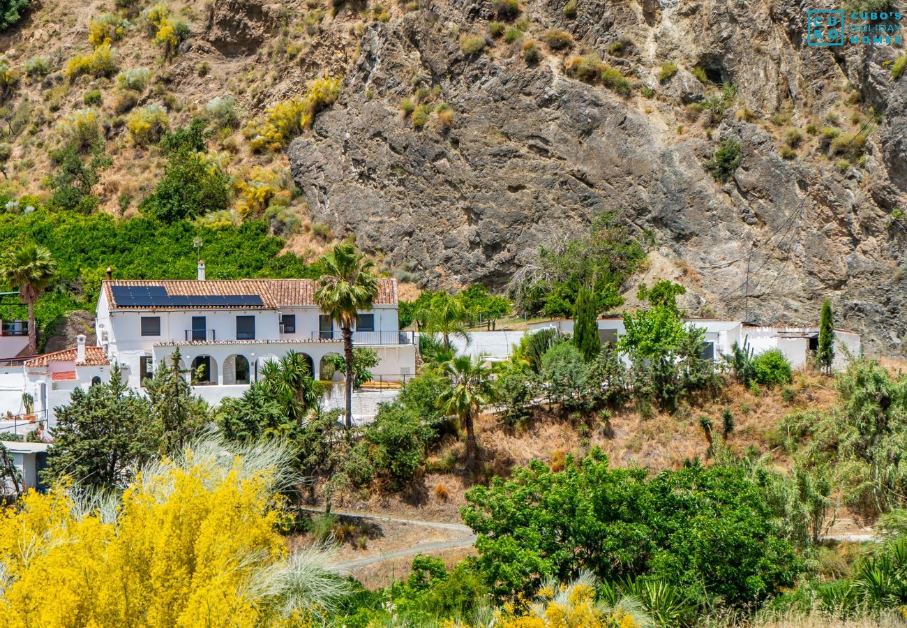 Gîte Rural à Casarabonela - Cubo's Cortijo Pura Paz Retreat