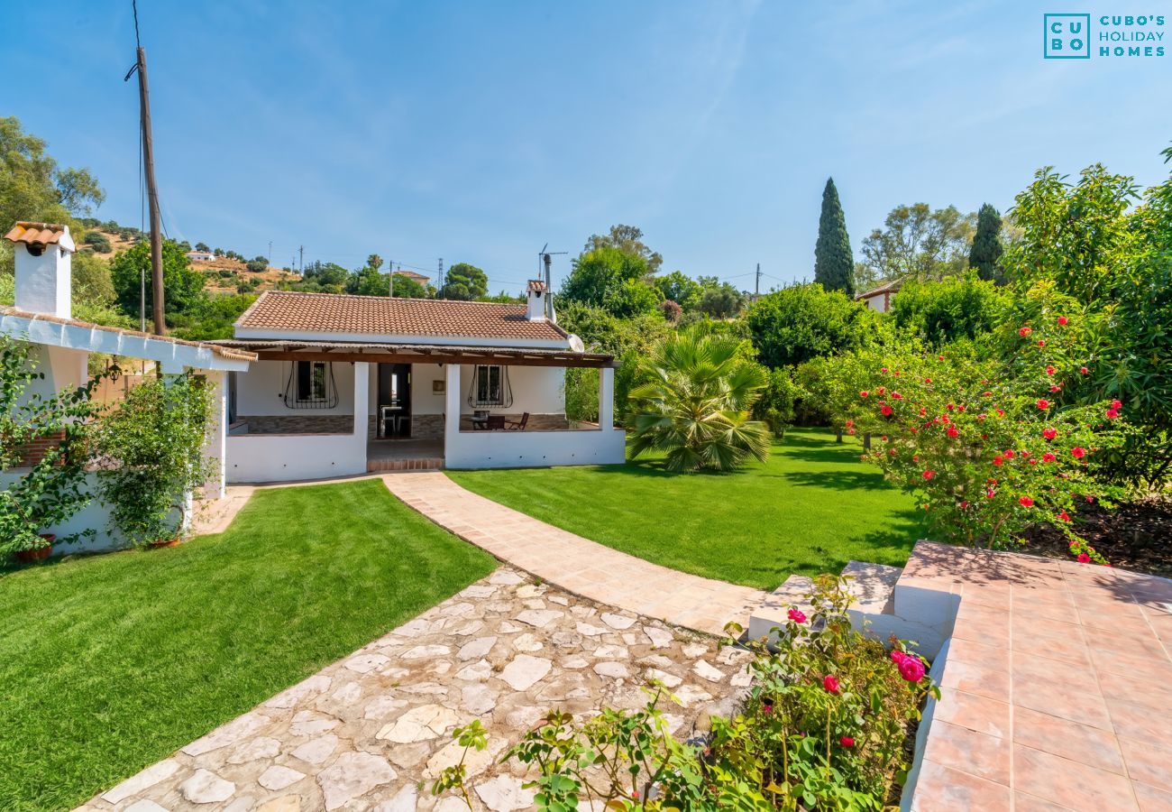 Gîte Rural à Tolox - Cubo's Charming House Las Millanas