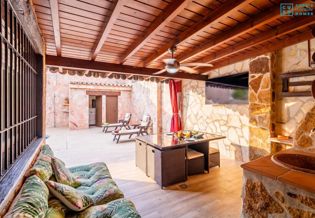 Maison à Pizarra - Cubo's Buddha Harmony House