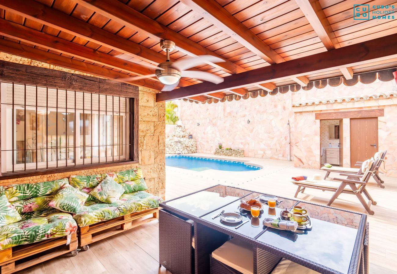 Maison à Pizarra - Cubo's Buddha Harmony House
