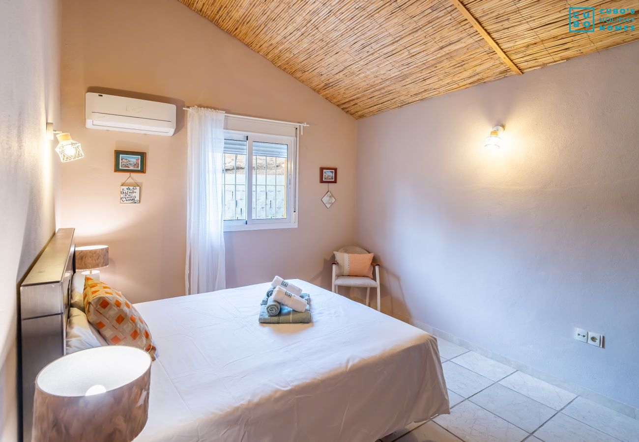 Gîte Rural à Coín - Cubo's Casa Alaya & Oasis Pool