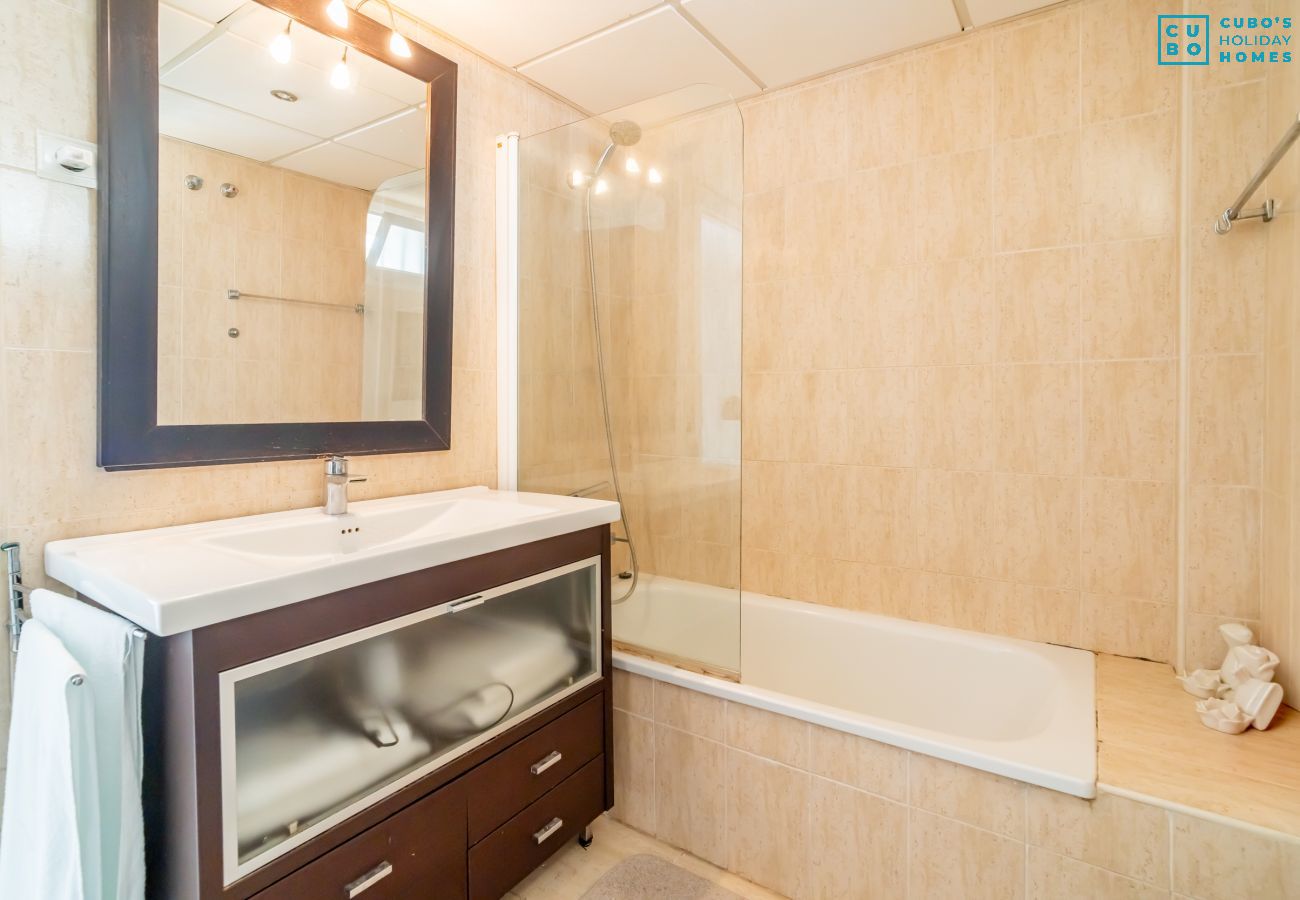 Appartement à Benalmádena - Cubo's Benalmadena Apartment Pool & Parking